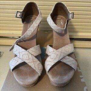 Strappy tan wedges